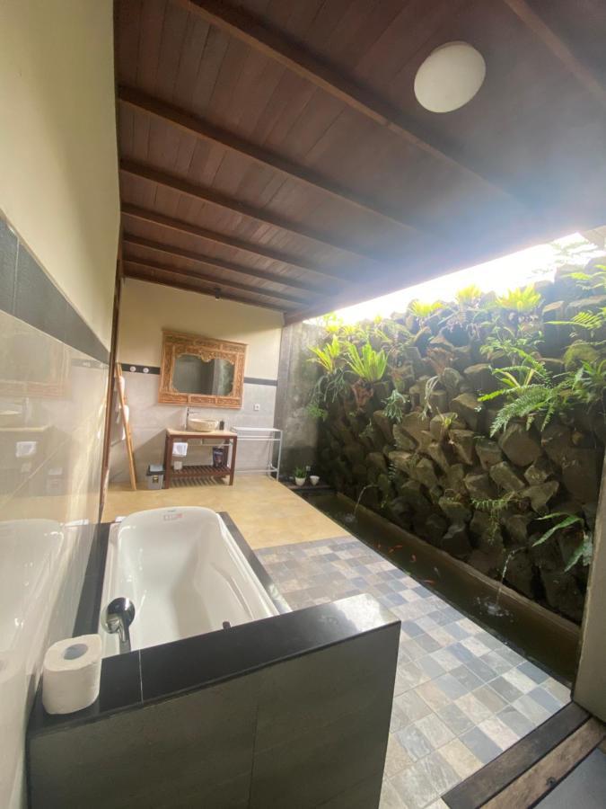 Anggarakasih Ubud Villa Exterior photo